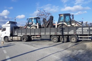 Deprem Bölgesine Gönderilmek Üzere Kepçelerimiz Yola Çıktı