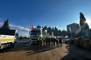 Deprem Bölgesine Gönderilmek Üzere Kepçelerimiz Yola Çıktı