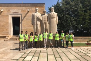 ASLANLI YOLDA BULUNAN ÜÇ KADIN ANIT HEYKELİ, ÜÇ ERKEK ANIT HEYKELİ İLE 24 ASLAN HEYKELİNDEN KAİDESİYLE BİRLİKTE BAKIM ONARIM VE RETORASYON İŞİ